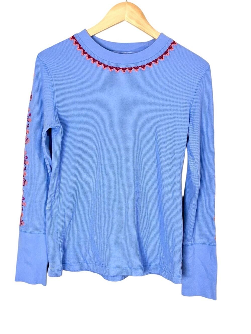 Sundance Lavender Waffle Knit Thermal Floral Embroidered Sleeves and Neck M
